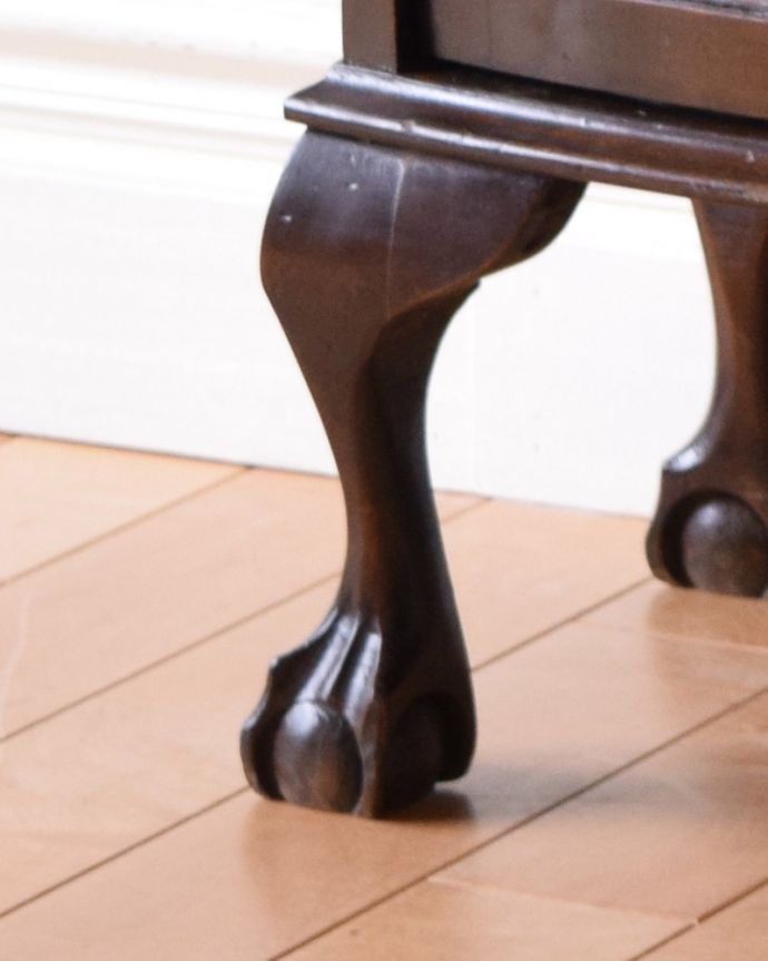 アンティークのキャビネット　アンティーク家具　アンティーク英国輸入家具、美しいアンティークのガラスキャビネット。きちんと支えます。(k-1693-f)