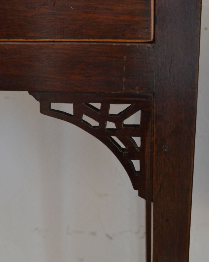 アンティークのテーブル　アンティーク家具　デスクに使えるアンティーク家具、引き出し付きのコンソールテーブル。。(k-1694-f)