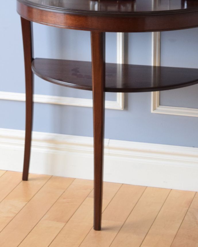 ロイドテーブル　アンティーク家具　半月型の天板が素敵なアンティークのコンソールテーブル。キチンとお直ししました。(k-1700-f)