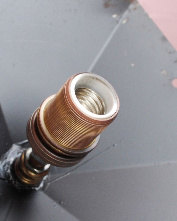 ペンダントライト 照明・ライティング フランスのアンティークランプ、型ガラスからこぼれる明かりがキレイなペンダントライト(照明)(E17シャンデリア球付)。しっかりオーバーホウルをしたので、ご安心下さい。(k-1704-z)