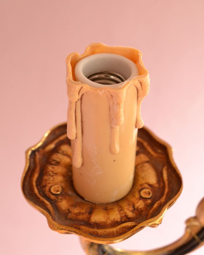 シャンデリア　照明・ライティング　下から見上げても美しいシャンデリア、真鍮製3灯タイプのアンティーク照明（Ｅ17シャンデリア球付）。しっかりオーバーホウルをしたので、ご安心下さい。(k-1709-z)