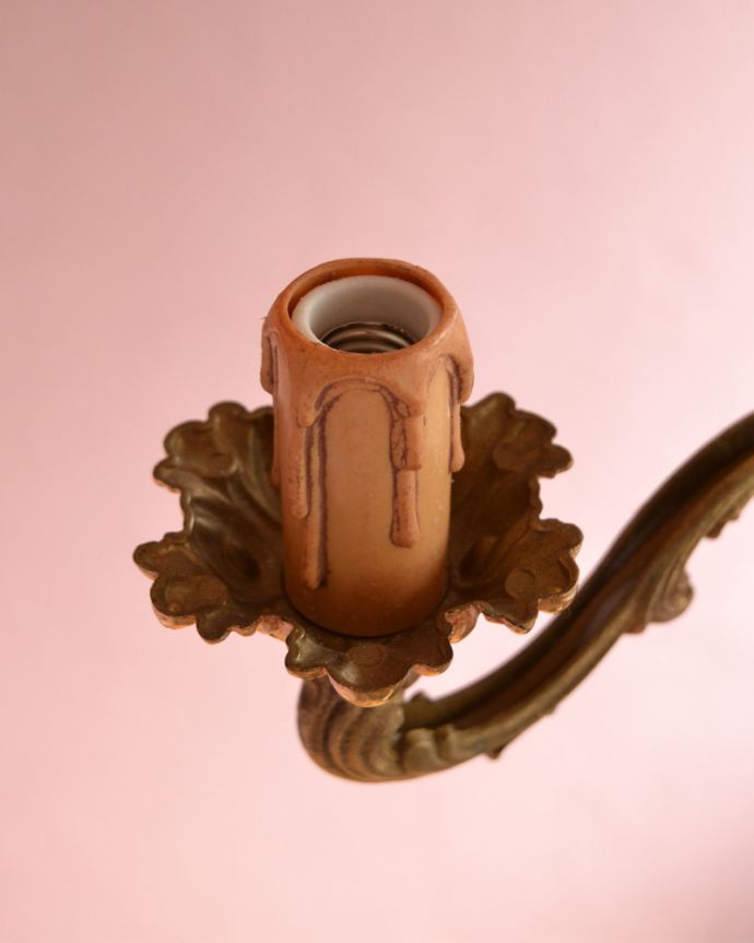 シャンデリア 照明・ライティング フランス輸入のアンティークシャンデリア、真鍮製3灯タイプのシャンデリア(E17シャンデリア球付)。しっかりオーバーホウルをしたので、ご安心下さい。(k-1715-z)