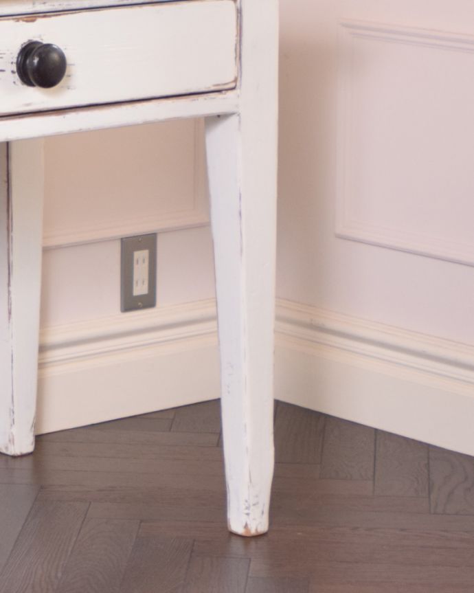 アンティークのテーブル　アンティーク家具　引き出し付きが嬉しいコンソールテーブル、パイン材のアンティーク家具。しっかりメンテナンスしているので安心してお使いいただけます。(k-1718-f)