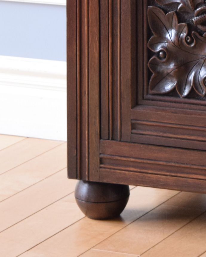 アンティークのキャビネット　アンティーク家具　目を疑う美しさ！華やかなカップボード、フランスのアンティーク家具。きちんと支えます。(k-1729-f)