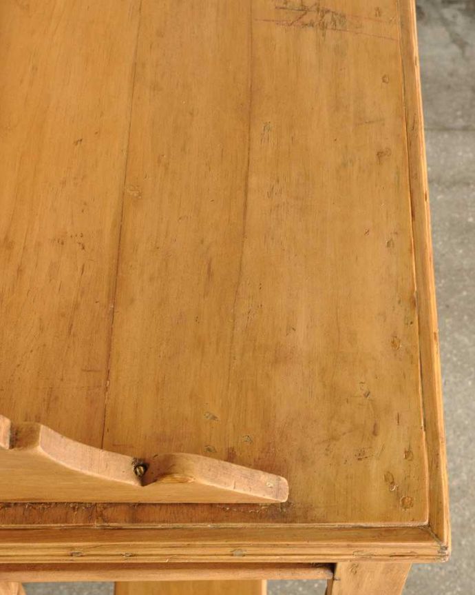 サイドボード　アンティーク家具　タイルがナチュラルなウォッシュスタンド、パイン材のアンティーク家具。ピッカピカにしました。(k-1734-f)