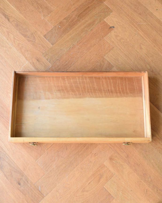 サイドボード　アンティーク家具　天然石と美しいタイルを使ったウォッシュスタンド、サテンウッド材のアンティーク家具。引き出しの中もキレイに修復しました何も入れてもいいように職人がキレイにお直ししました。(k-1737-f)