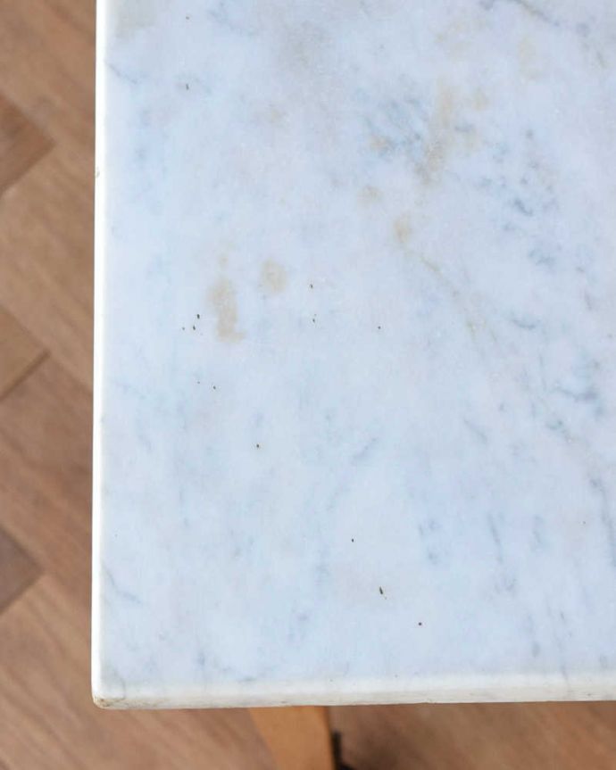 サイドボード　アンティーク家具　天然石と美しいタイルを使ったウォッシュスタンド、サテンウッド材のアンティーク家具。コンディションもバッチリ天然大理石はやっぱりコンディションが一番。(k-1737-f)