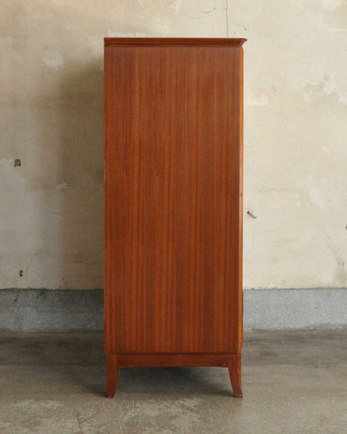 アンティークのチェスト　アンティーク家具　高級感のある英国アンティーク、マホガニー材のチェストオブドロワーズ。サイドから見ても絵になります。(k-1738-f)