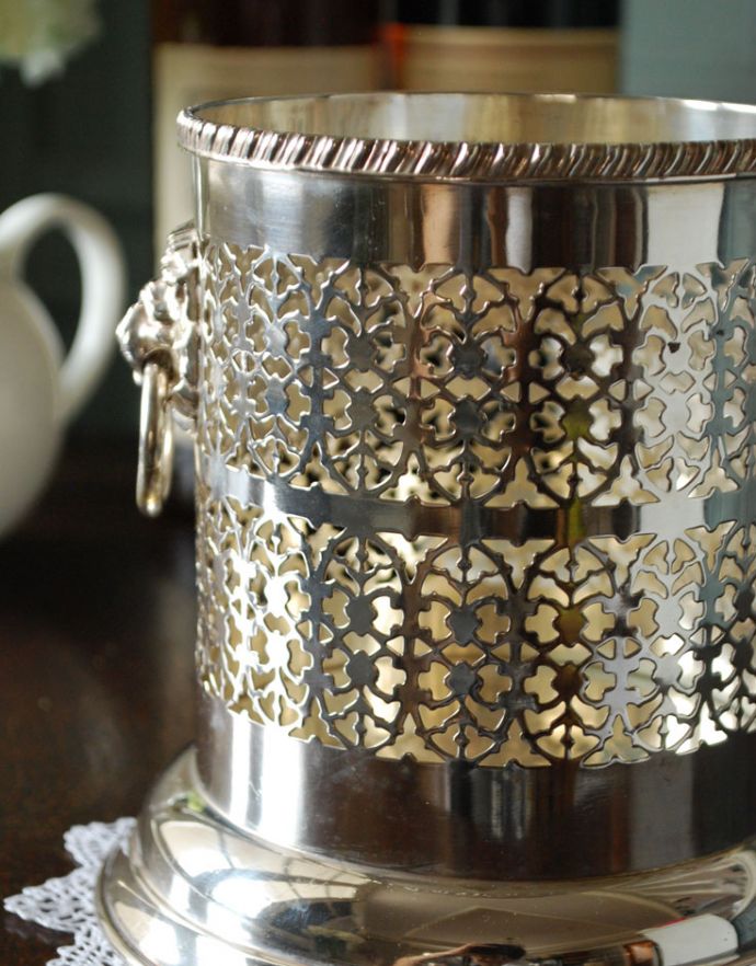 英国で見つけた銀食器、アンティークシルバーのワインボトルホルダー(k