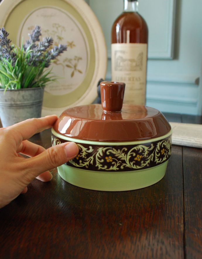テーブルウェア(食器)　アンティーク雑貨　カールトンウェア社(Carlton ware)のアンティーク　小物入れ。アンティークのため、多少の汚れ・傷がある場合がありますが、使用上問題はありませんので、ご了承下さい。(k-1747-z)