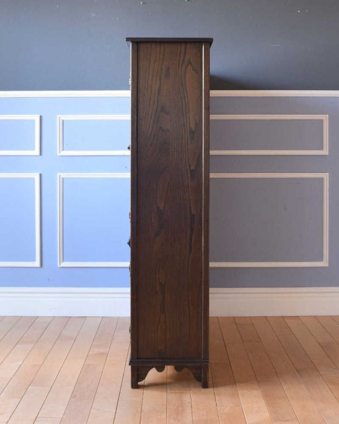 アンティークのキャビネット　アンティーク家具　英国輸入のアンティーク家具、ケイム材のガラス戸が美しいブックケース（本棚）。木目もキレイです。(k-1754-f)