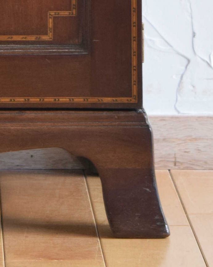 アンティークのキャビネット　アンティーク家具　どこでも置けるペディスタルカップボード、イギリスのアンティーク家具。きちんと支えます。(k-1757-f)