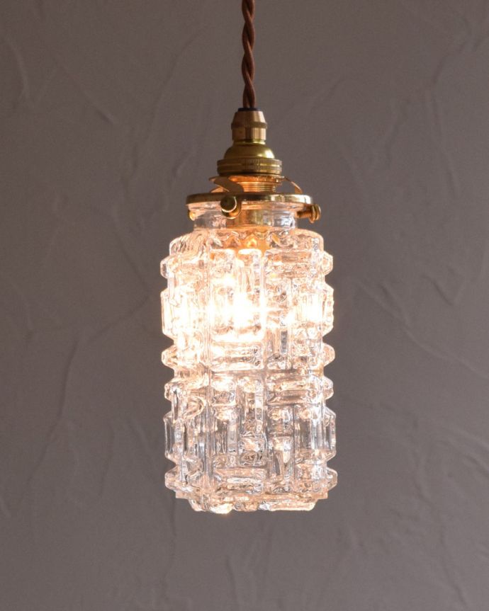 ペンダントライト　照明・ライティング　イギリスのアンティーク照明、宝石のように美しいペンダントライト（コード・シャンデリア電球・ギャラリーA付き）。アンティークのみ見ることの出来る輝きを、ぜひお家で楽しんで下さいね。(k-1765-z)