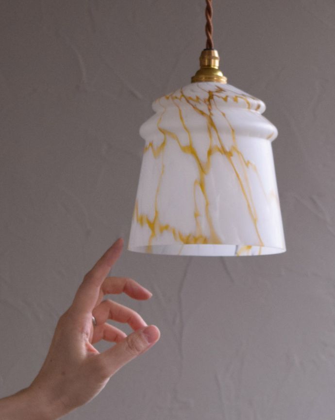 ペンダントライト 照明・ライティング 日中も絵になるインテリア、アンティークシェードペンダントライト(コード・シャンデリア電球・ギャラリーなし)。※こちらのシェードのみは販売していません。(k-1766-z)