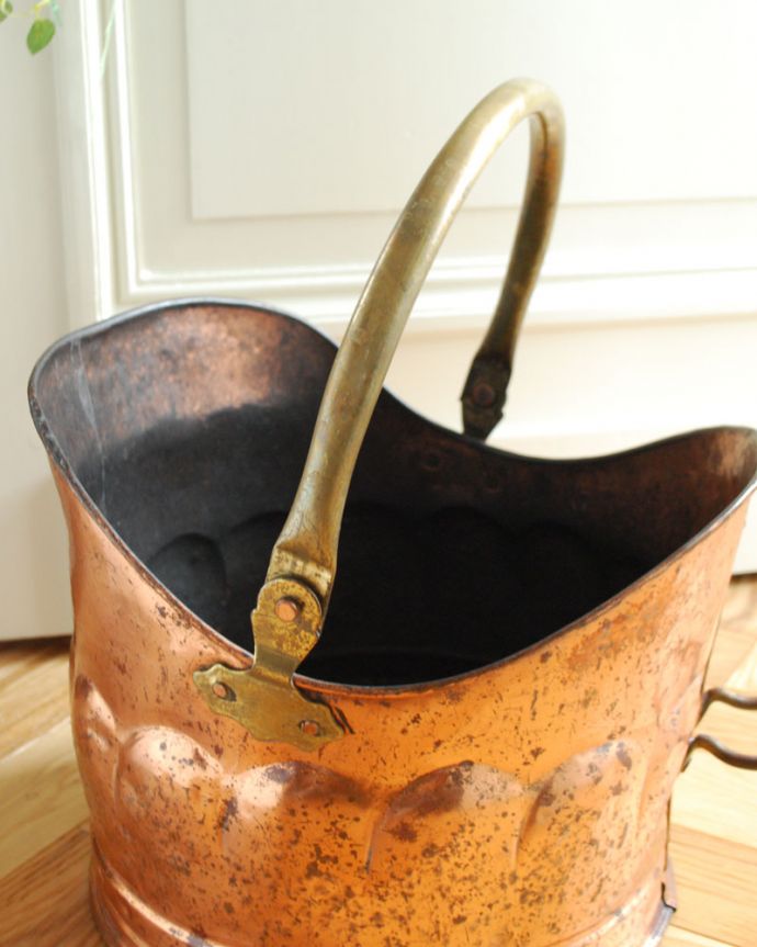 アンティーク 真鍮の雑貨 アンティーク雑貨 英国アンティーク雑貨、コールボックス(コールスキャトル)。アンティークでしか見つからない貴重なアイテムです。(k-1774-z)