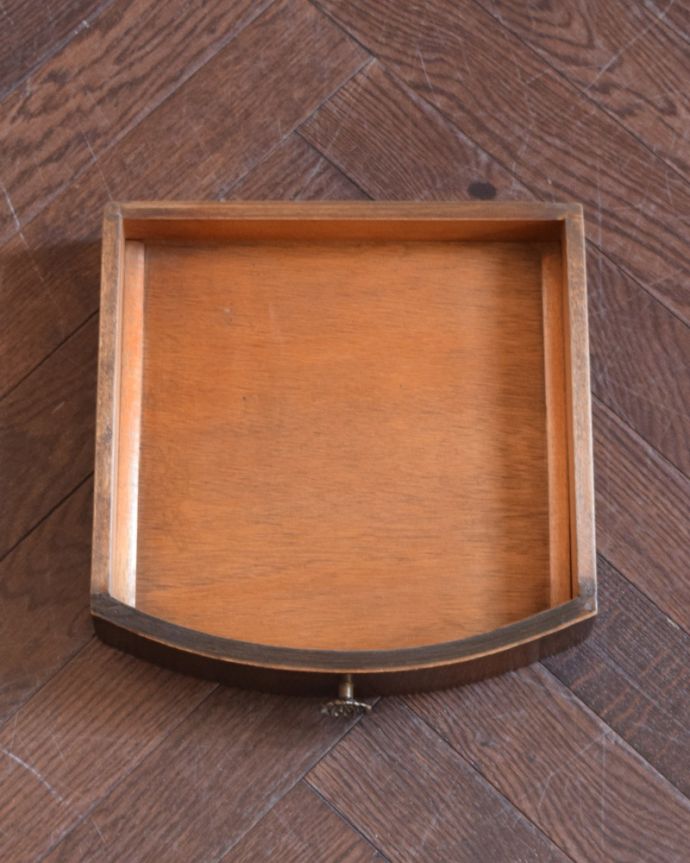 アンティークのテーブル　アンティーク家具　英国輸入のアンティーク家具、引き出しと棚が付いたコンソールテーブル。引き出しが１杯付いています。(k-1785-f)