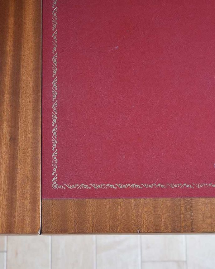 アンティークのデスク・書斎机　アンティーク家具　ホームオフィス社のデスクキャビネット、多機能なイギリスのヴィンテージ家具。高級感を感じさせるレザー貼りです。(k-1795-f)