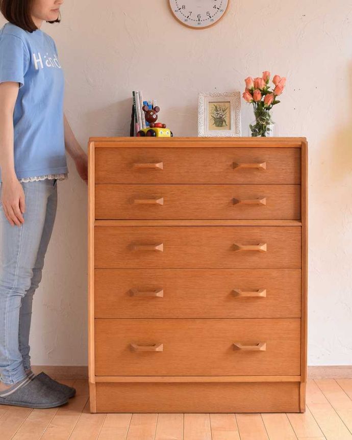 G-PLAN(Gプラン) アンティーク家具 G-PLANのチェストBrandon(ブランドン) 、北欧スタイルの暮らしにヴィンテージ家具。スッキリとかっこいいデザインが特徴のアンティークチェストです。(k-1803-f)