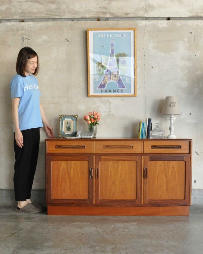 G-PLAN(Gプラン)　アンティーク家具　かっこいいヴィンテージ家具、リビングで活躍してくれるサイドボード。北欧家具のお部屋にピッタリ！男女ともに人気のシンプルでスタイリッシュなインテリアです。(k-1808-f)