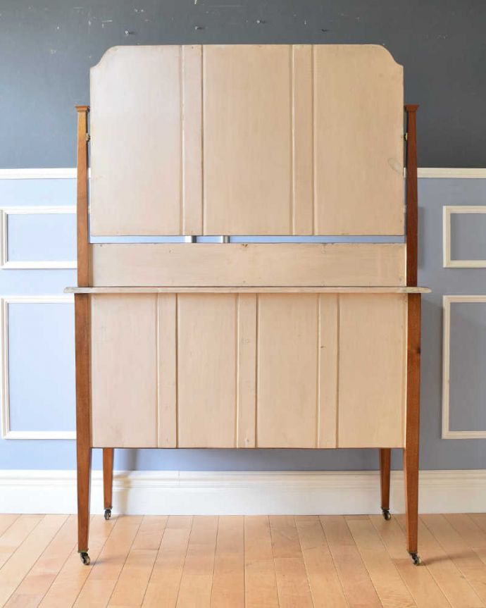 アンティークのドレッサー　アンティーク家具　英国輸入のアンティーク家具、女性らしい象嵌が美しい英国のドレッシングチェスト。もちろん後ろ姿もキレイです。(k-1818-f)