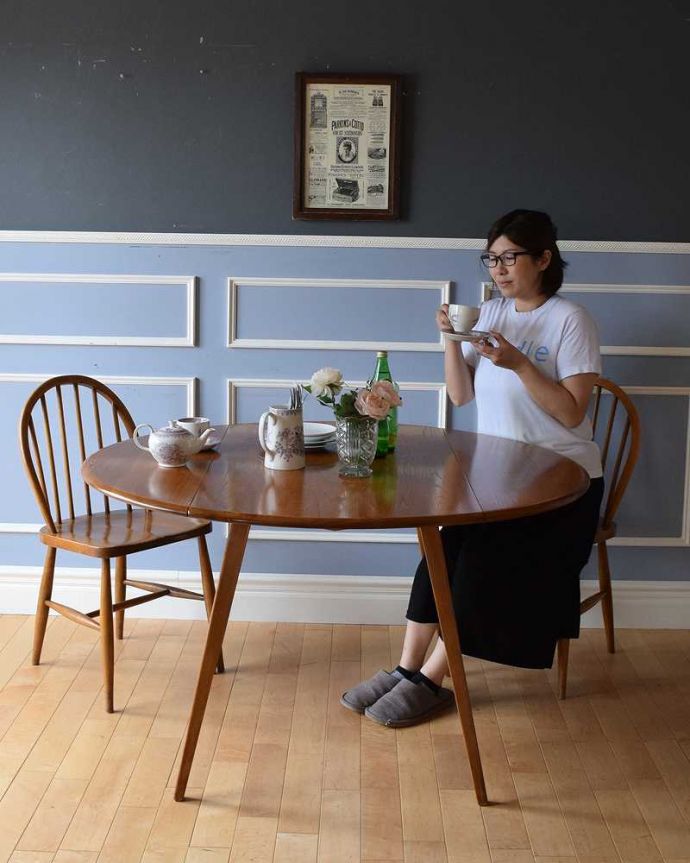 アーコールの家具　アンティーク家具　アーコール社のヴィンテージ家具、伸長式で使いやすいドロップリーフテーブル（ERCOL）。大人気のダイニングテーブル。(k-1837-f)