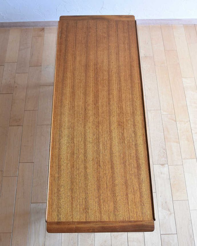 G-PLAN(Gプラン)　アンティーク家具　トラー＆ブラックシリーズのヴィンテージ家具、北欧スタイルのセンターテーブル(G-PLAN) 。上から見るとこんな感じ。(k-1871-f)