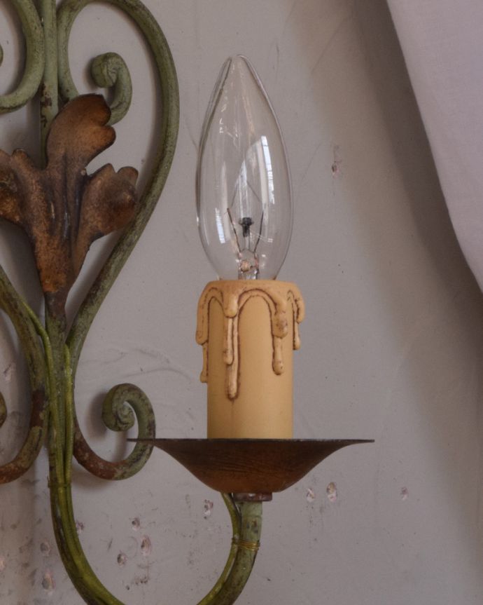 上向き 照明・ライティング フランス輸入のアンティーク照明、ウォールブラケット(1灯)(E17シャンデリア球付)。しっかりオーバーホウルをしたので、ご安心下さい。(k-1876-z)