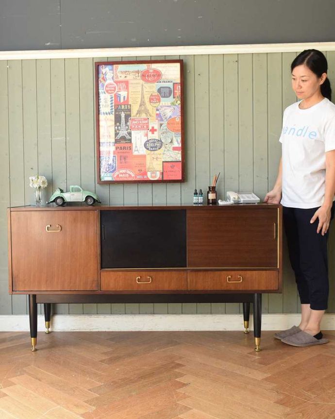 G-PLAN(Gプラン)　アンティーク家具　ブラックのラインがカッコイイ、G-planのヴィンテージサイドボード（トラー＆ブラック）。人気のヒミツは北欧スタイルのデザインやっぱりスッキリとカッコイイ北欧デザインが人気のサイドボード。(k-1877-f)