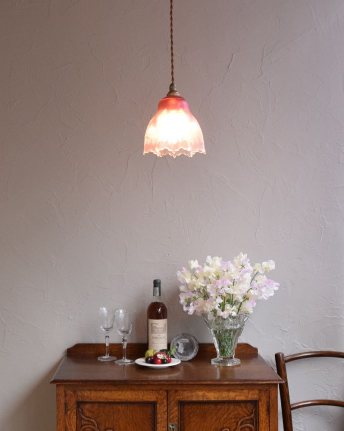 ペンダントライト　照明・ライティング　おしゃれなアンティークガラスシェードの照明器具（コード・シャンデリア電球・ギャラリーなし）。あたたかい光がお部屋を包み込みます。(k-1895-z)