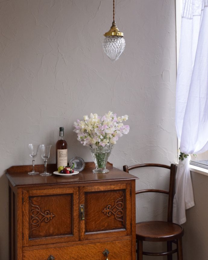 ペンダントライト 照明・ライティング お花のツボミのようなシルエットアンティークペンダントライト(コード・シャンデリア電球・ギャラリーD付き)。トイレや玄関などの狭い空間にオススメです。(k-1901-z)