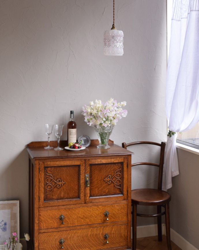 ペンダントライト　照明・ライティング　シャンデリアのような美しさ・・・アンティークペンダントライト（コード・シャンデリア球・白リング２枚付き）。。(k-1917-z)