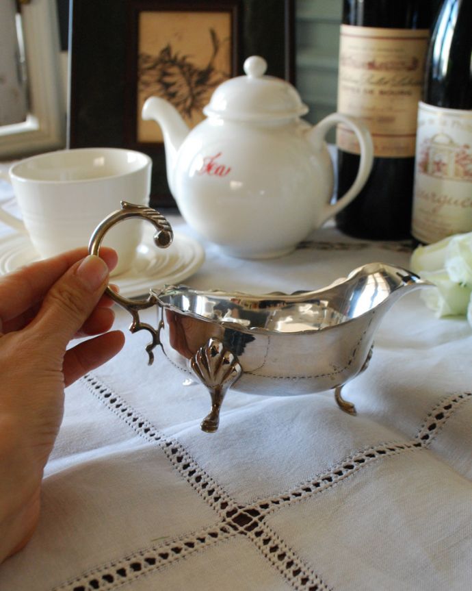 アンティーク シルバー製 アンティーク雑貨 英国の銀食器、シルバープレートのアンティーソースボート。ドレッシングやお菓子、小物入れとしても素敵ですね。(k-1948-z)