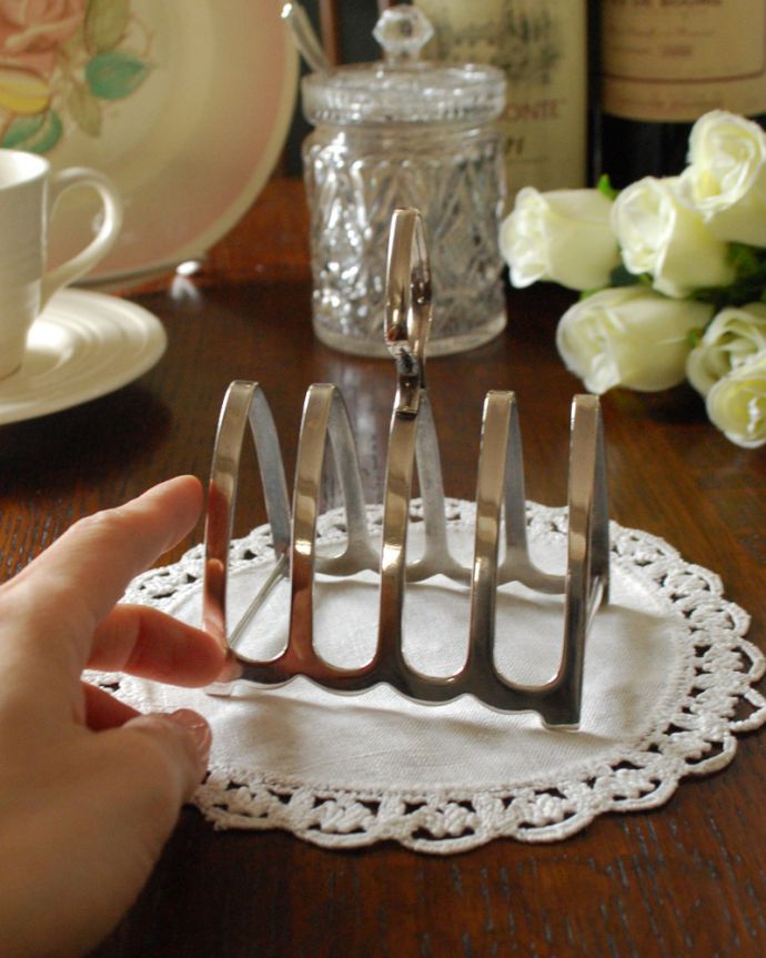 イギリスアンティーク　ブレッドスタンド　シルバープレート 英国の銀食器、アンティークシルバーのブレッドスタンド（トースト