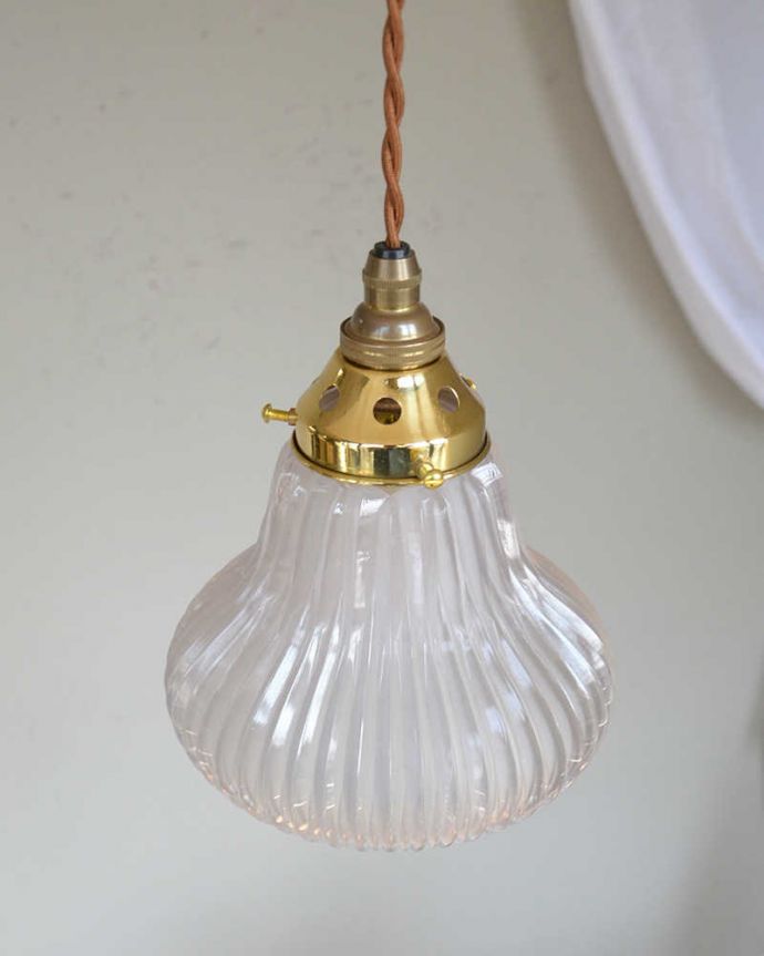 ペンダントライト　照明・ライティング　丸みのある可愛いデザイン、アンティークペンダントライト（コード・シャンデリア電球・ギャラリーD付き）。コードは50、80cm以外にも、ご希望の長さで加工してお届けします。(k-2035-z)