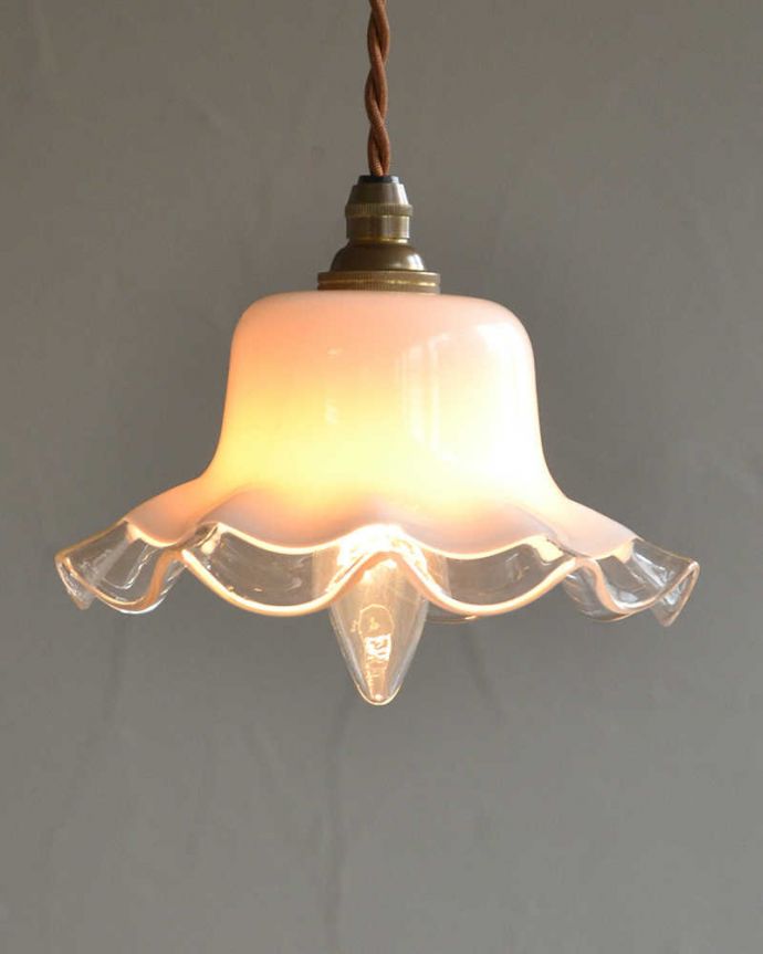 ペンダントライト 照明・ライティング ツートーンのアンティークガラスのペンダントライト(コード・シャンデリア電球・ギャラリーなし)。1つでも存在感たっぷり。(k-2037-z)