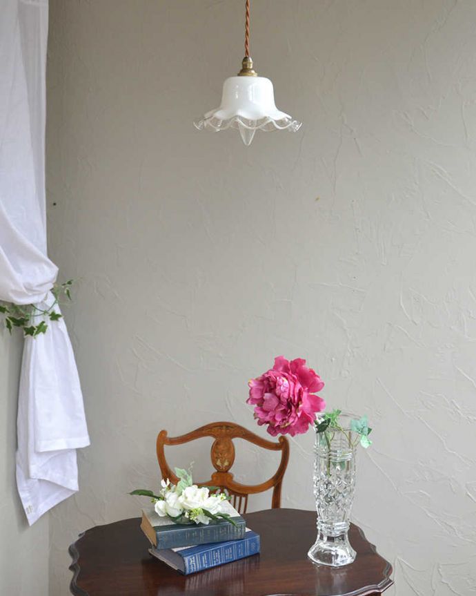 ペンダントライト 照明・ライティング ツートーンのアンティークガラスのペンダントライト(コード・シャンデリア電球・ギャラリーなし)。あたたかい光がお部屋を包み込みます。(k-2037-z)