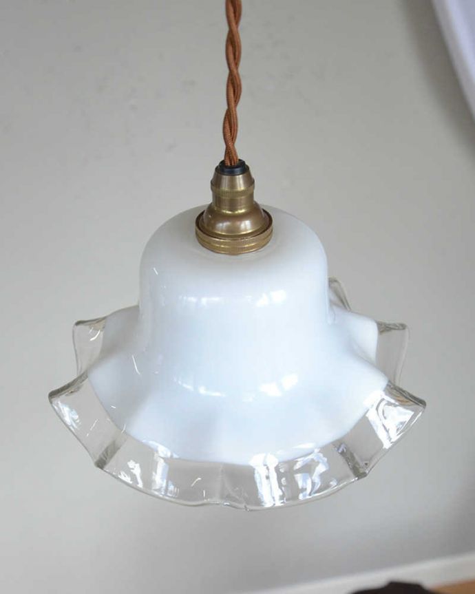 ペンダントライト 照明・ライティング ツートーンのアンティークガラスのペンダントライト(コード・シャンデリア電球・ギャラリーなし)。コードは50、80cm以外にも、ご希望の長さで加工してお届けします。(k-2037-z)