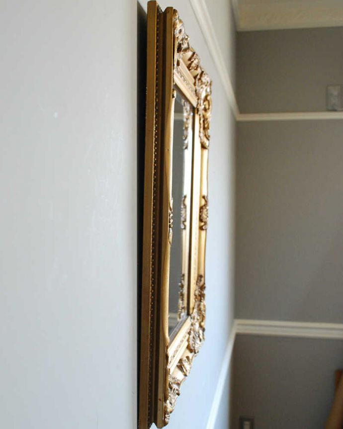 ゴールドのフレームが素敵なイギリス輸入のアンティークミラー(k-2043