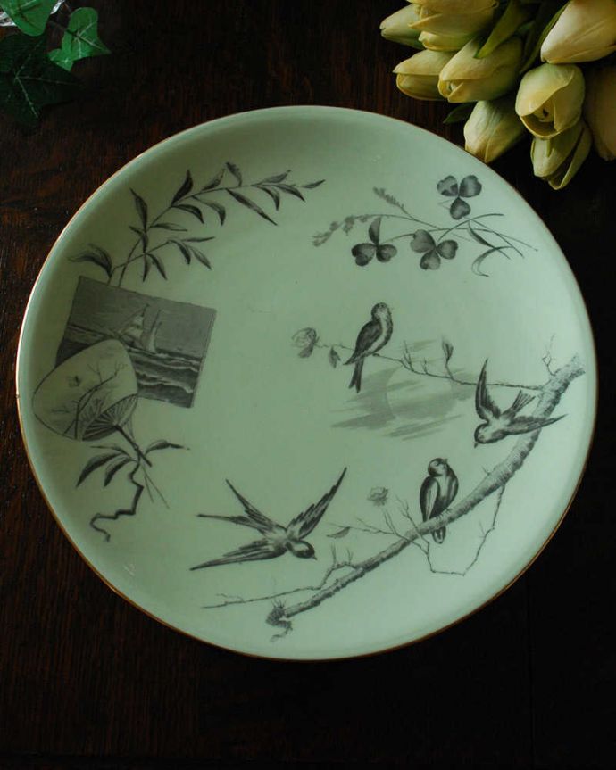 アンティーク 陶磁器の雑貨　アンティーク雑貨　爽やかなミントグリーンが美しい英国輸入のアンティークプレート（24cm）。アンティークなので多少のキズ・汚れがある場合があります。(k-2151-z)