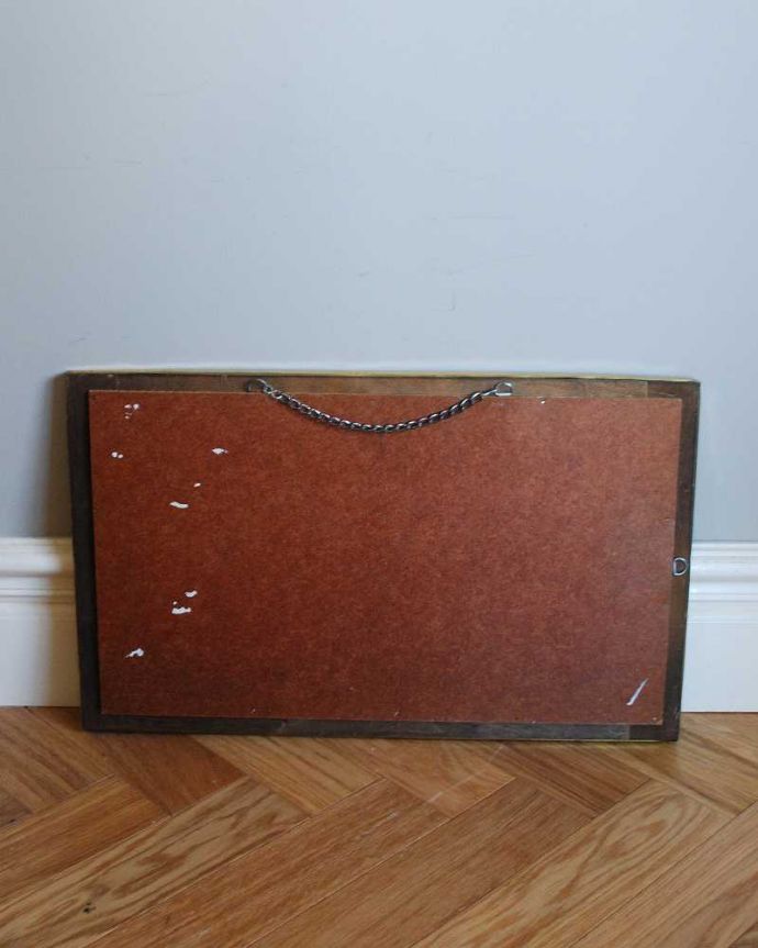 アンティーク ミラー（鏡）　アンティーク雑貨　横長がおしゃれ、ゴールドのフレームが素敵なイギリス輸入のアンティークミラー。壁に取り付けられるように金具が付いています。(k-2168-z)