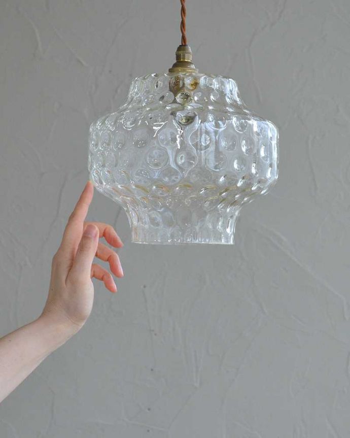 ペンダントライト　照明・ライティング　英国アンティーク照明、宝石のように美しいペンダントライト（コード・シャンデリア電球・ギャラリーなし）。。(k-2187-z)