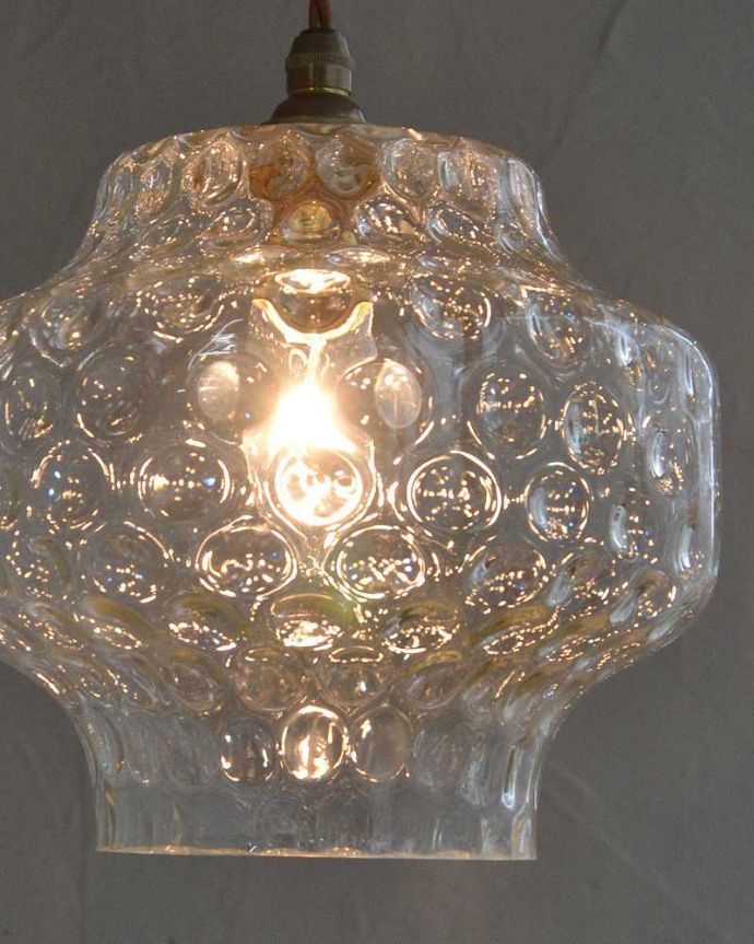 ペンダントライト　照明・ライティング　英国アンティーク照明、宝石のように美しいペンダントライト（コード・シャンデリア電球・ギャラリーなし）。。(k-2187-z)
