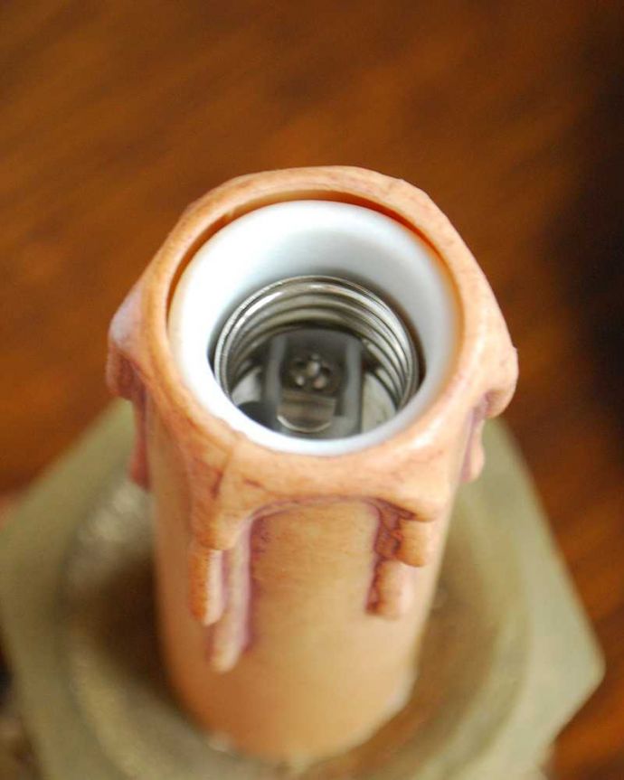 スタンドライト　照明・ライティング　イギリスから到着したアンティークのテーブルランプ、真鍮製スタンドライト(E17シャンデリア球付き)。しっかりオーバーホウルをしたので、ご安心下さい。(k-2246-z)