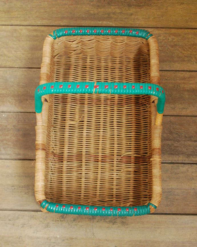 アンティーク その他の雑貨 アンティーク雑貨 イギリス輸入のグリーンが可愛いアンティークバスケット(スクエア)。アンティークなので多少のキズ・汚れがある場合があります。(k-2258-z)