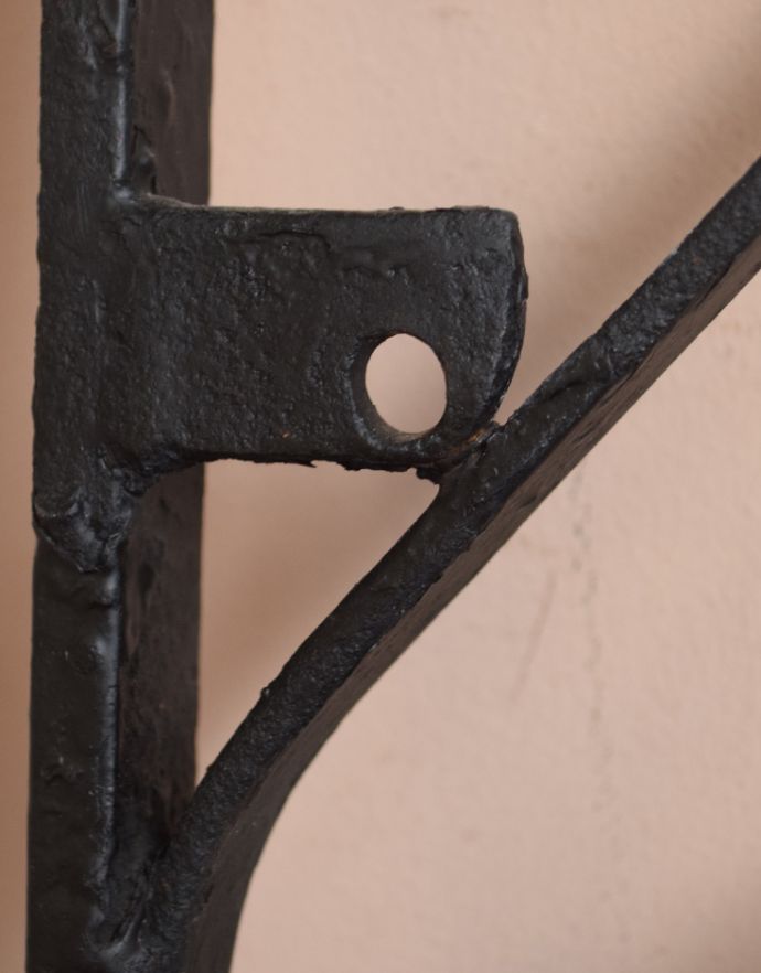 ドア・ゲート　アンティーク家具　アイアン製のアンティークゲート（ガーデンの門扉）。施工業者さまにお願いすれば、取り付けて頂けますので、ご安心ください 。(k-500-f-1)