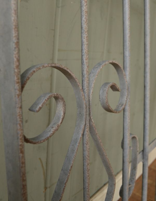 アンティーク家具　1930年代のアンティーク ゲート。クルクルっとしたアイアン。(k-646-f )