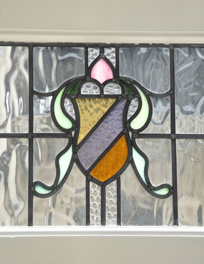 ドア・ゲート アンティーク家具 美しい模様のステンドグラスが入ったアンティークのドア(建具)。華やかな色使いのステンドグラス。(k-720-f-1)