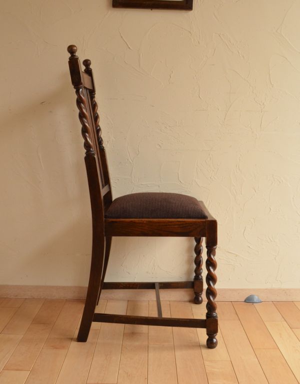 イギリスから来たアンティークの椅子、食卓で使えるオークチェア(k-773
