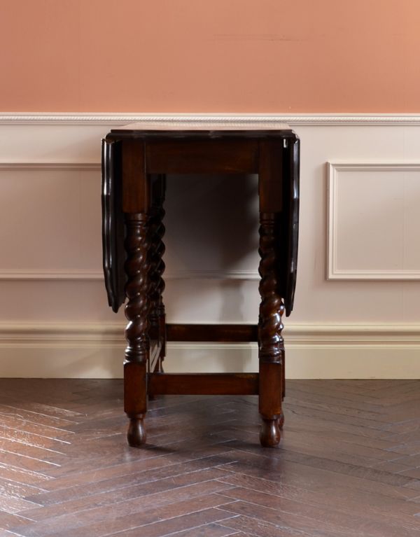 ロイドテーブル アンティーク家具 伸張式のアンティーク英国家具、食卓でも使えるゲートレッグテーブル。シンプルだけどキレイに見える工夫が感じられるテーブルです。(k-805-f)