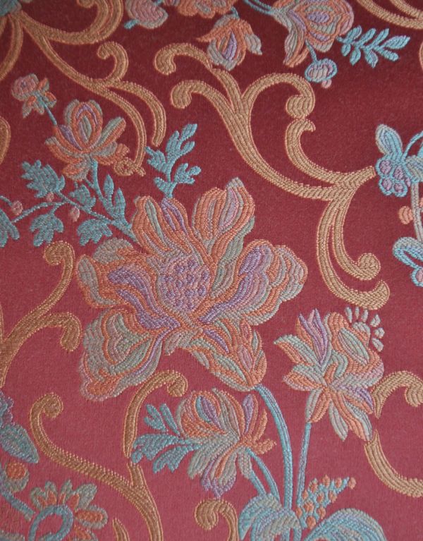 サロンチェア アンティーク チェア 英国からのアンティーク、ソファのようなナーシングチェア。チェアのデザインをより華やかに魅せてくれる生地。(k-874-c)